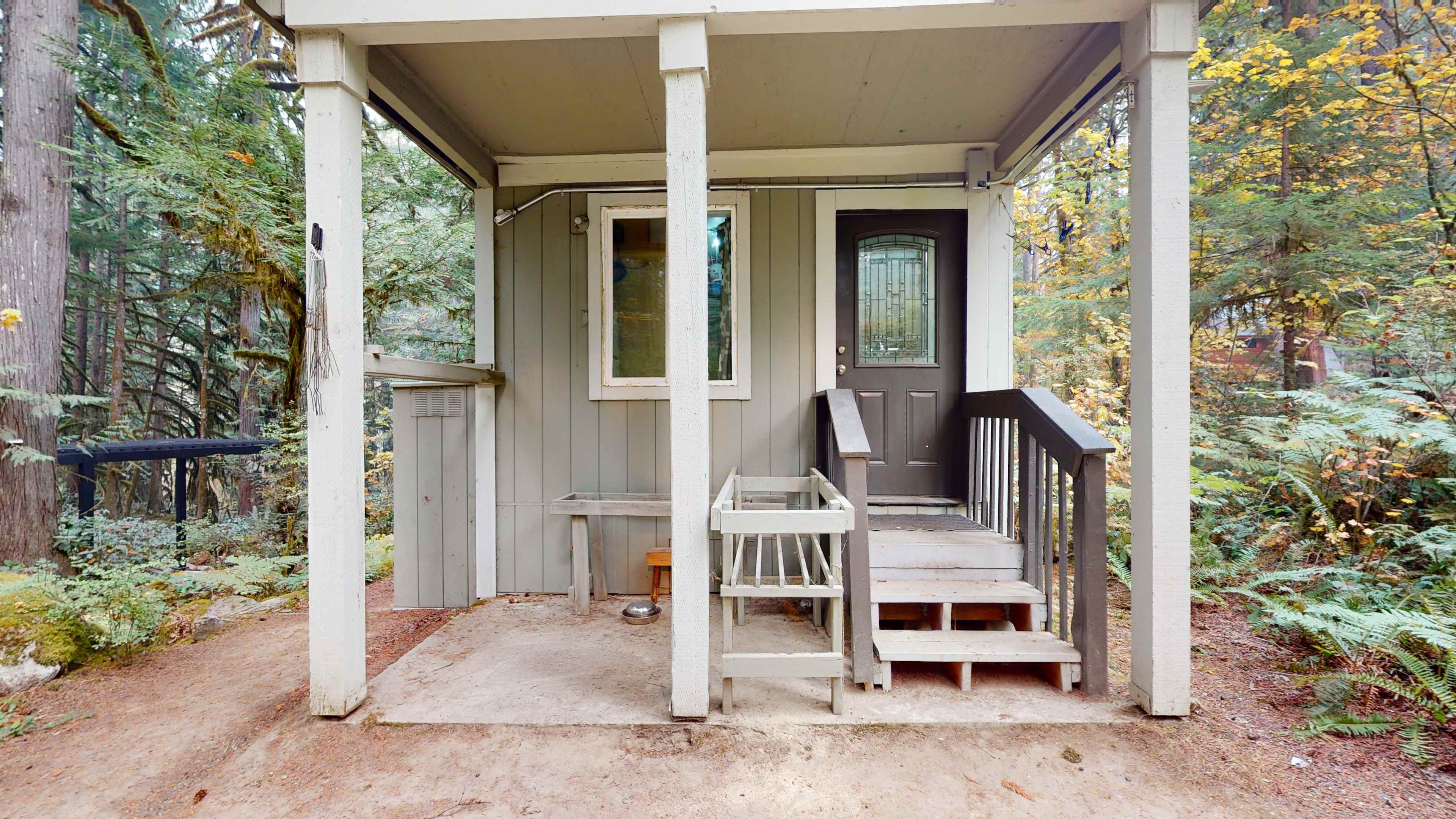 Lower cabin, bathroom, fridge