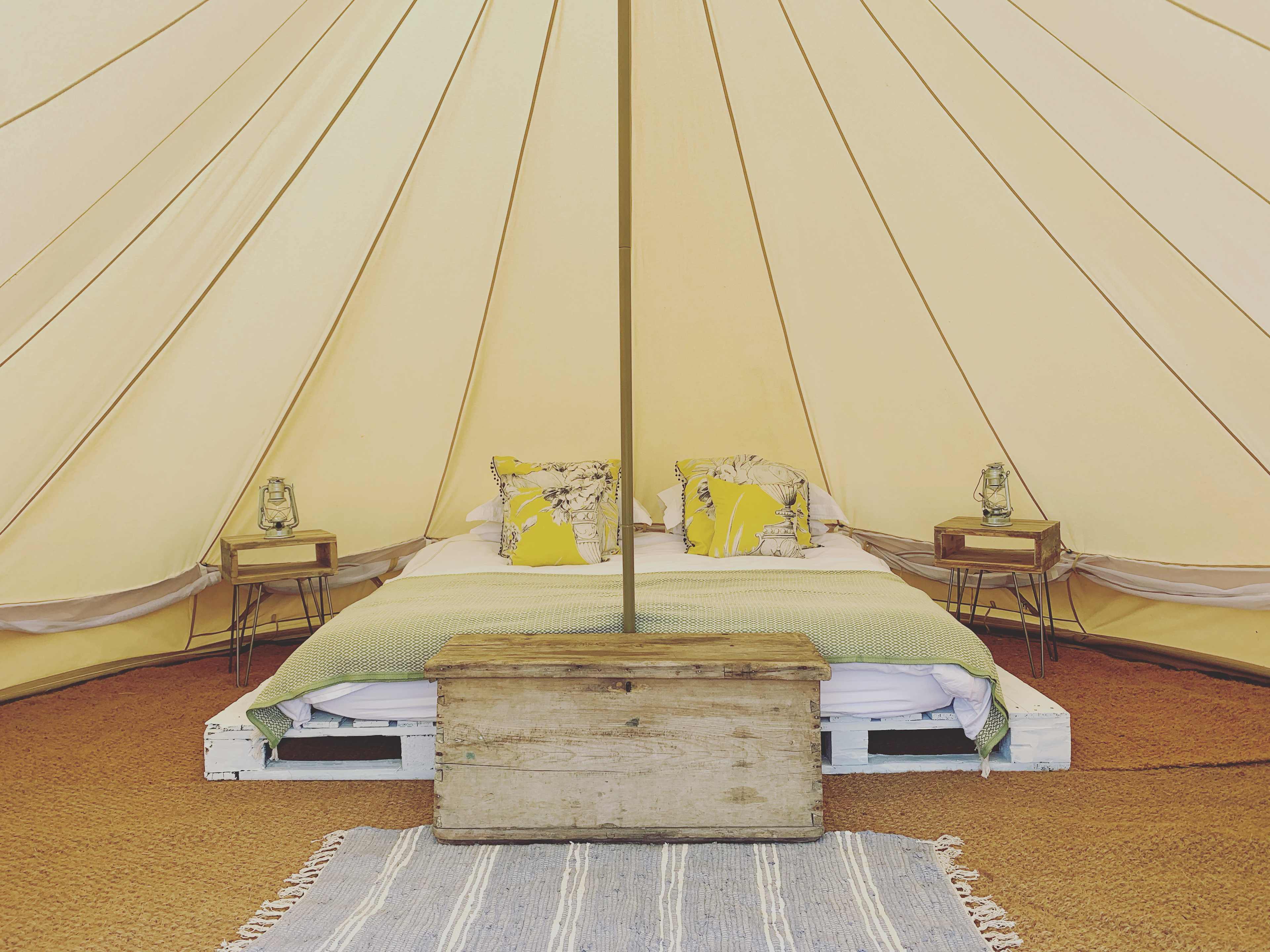 Secluded AONB group glamping