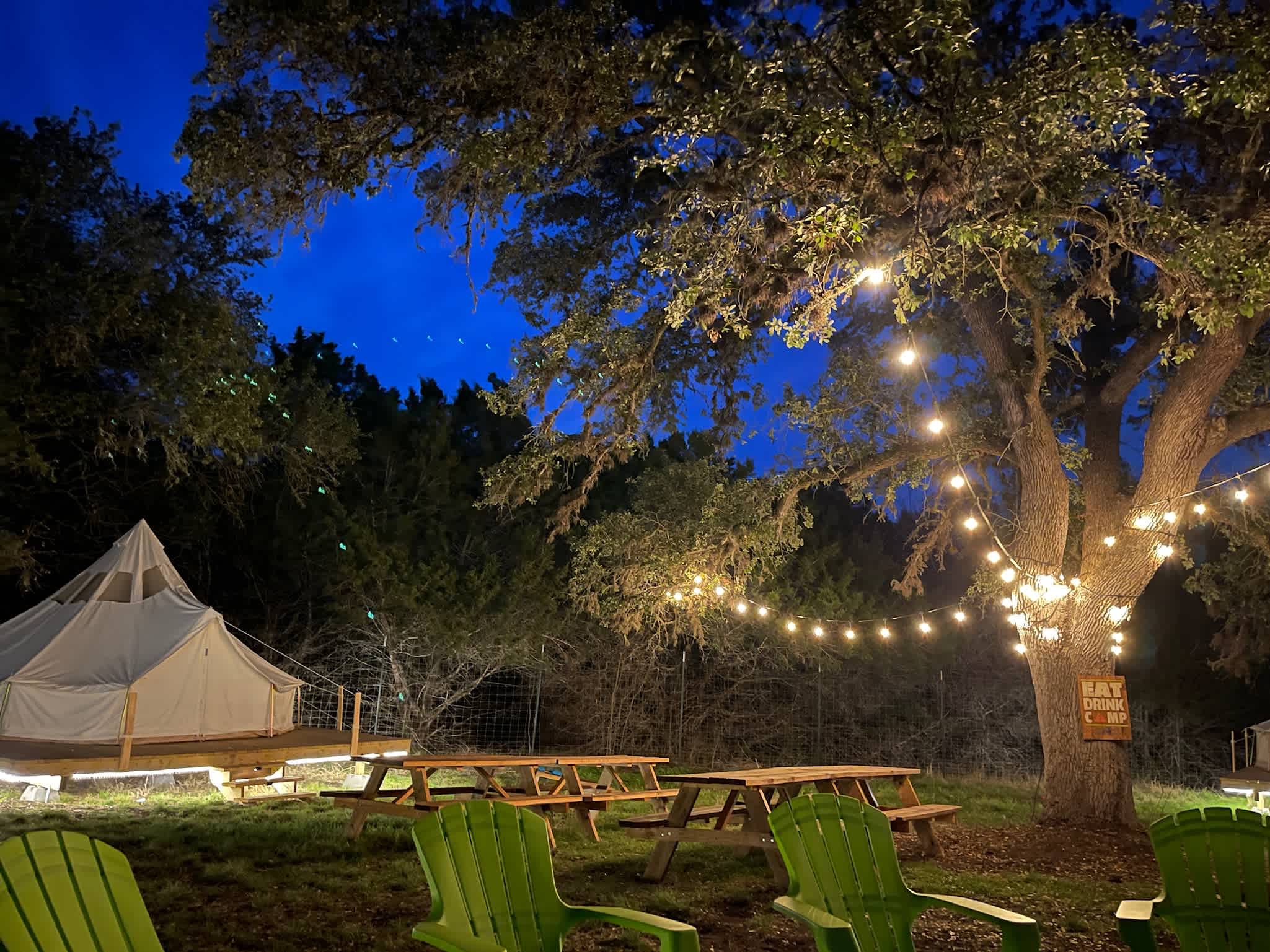 Our Campfire sits 10 and is perfect for sharing quality time with friends and family. 