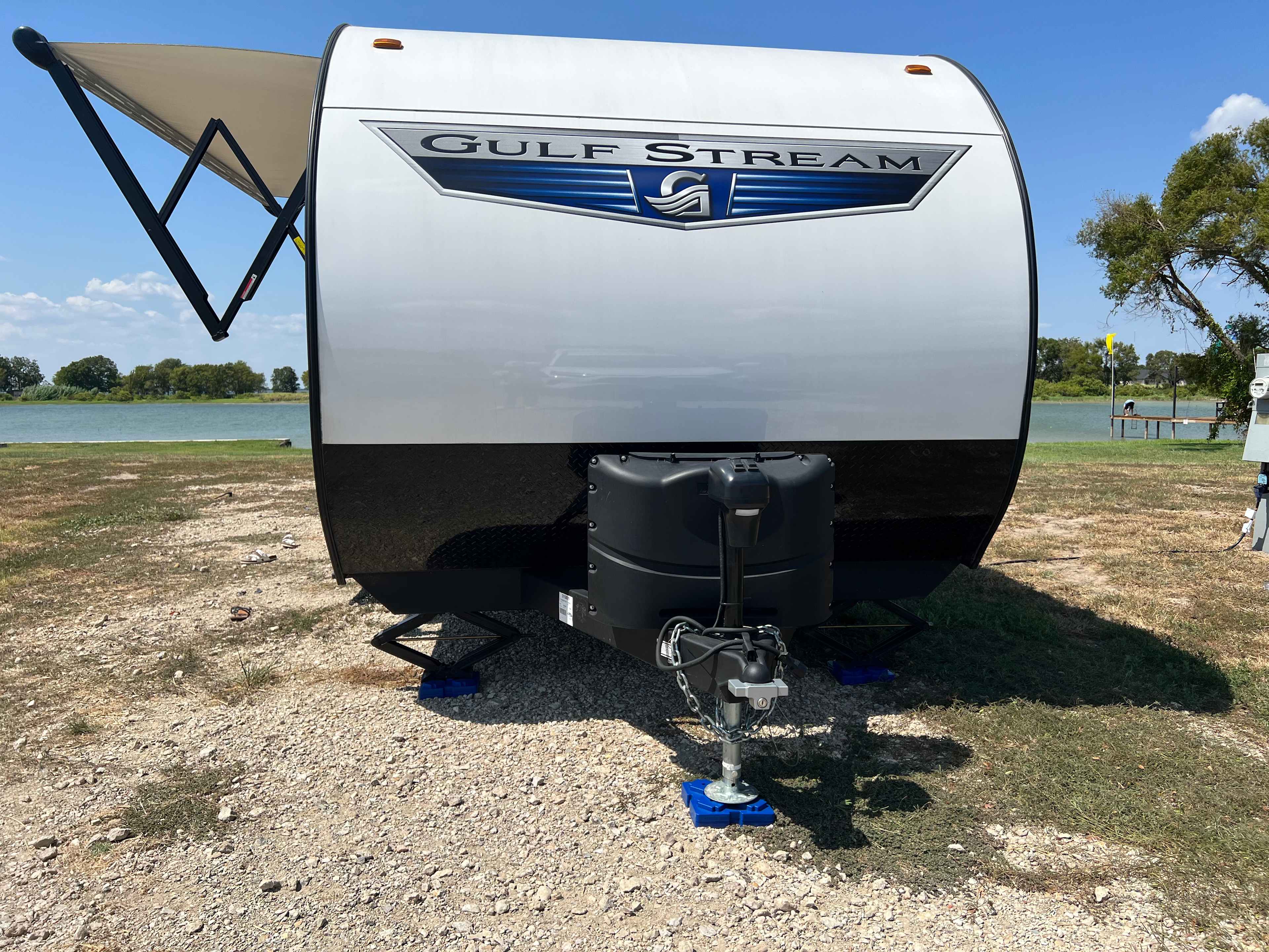 Kerens 75144 - Lake Front RV Camper