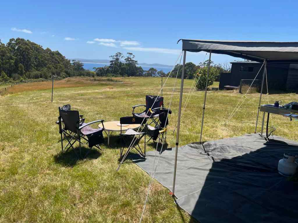 Bruny coastal camping & Funky Barn