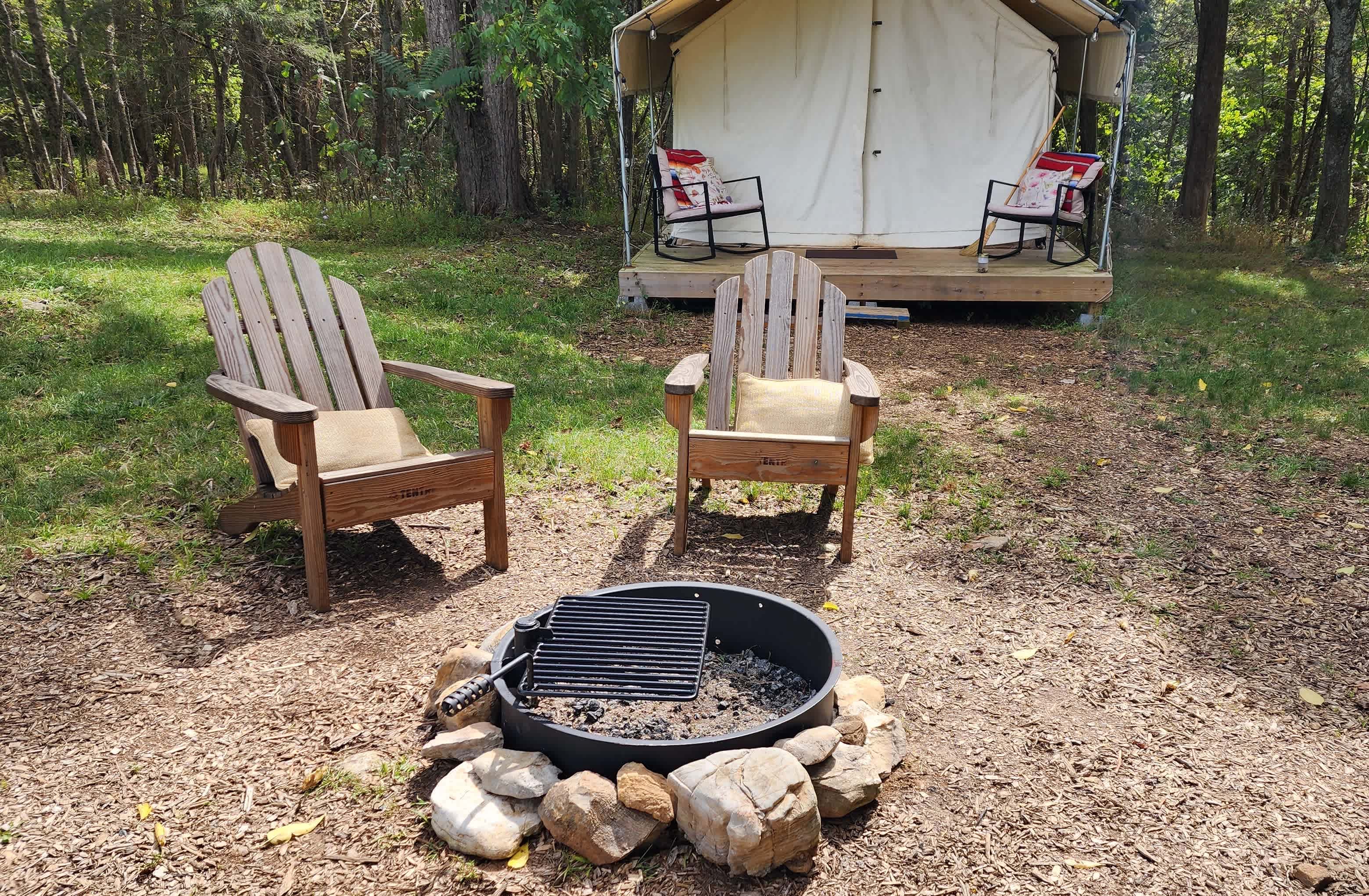 Sturdy firepit with cooking grate.