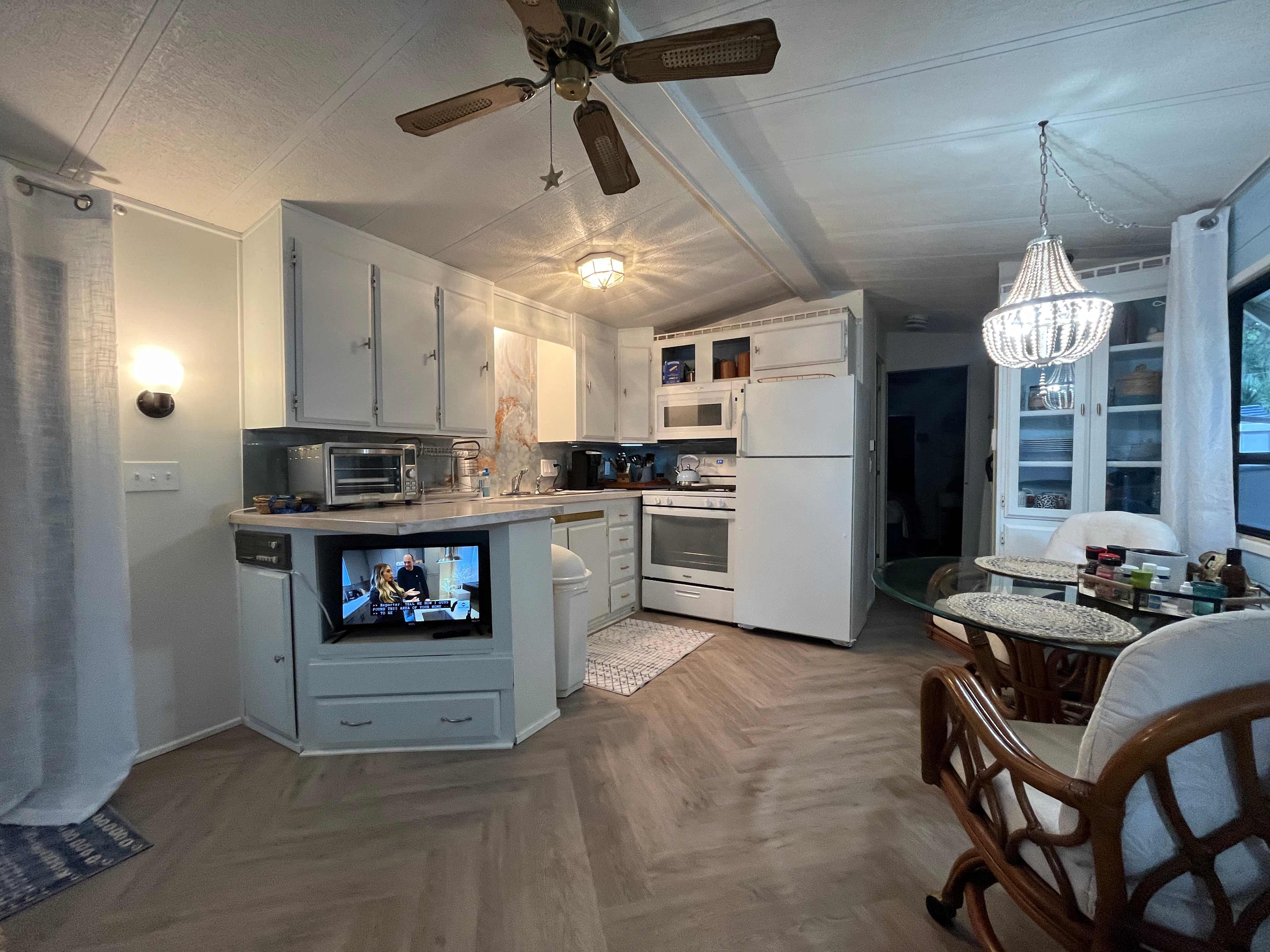 Tiny Glamping Home With Kitchen