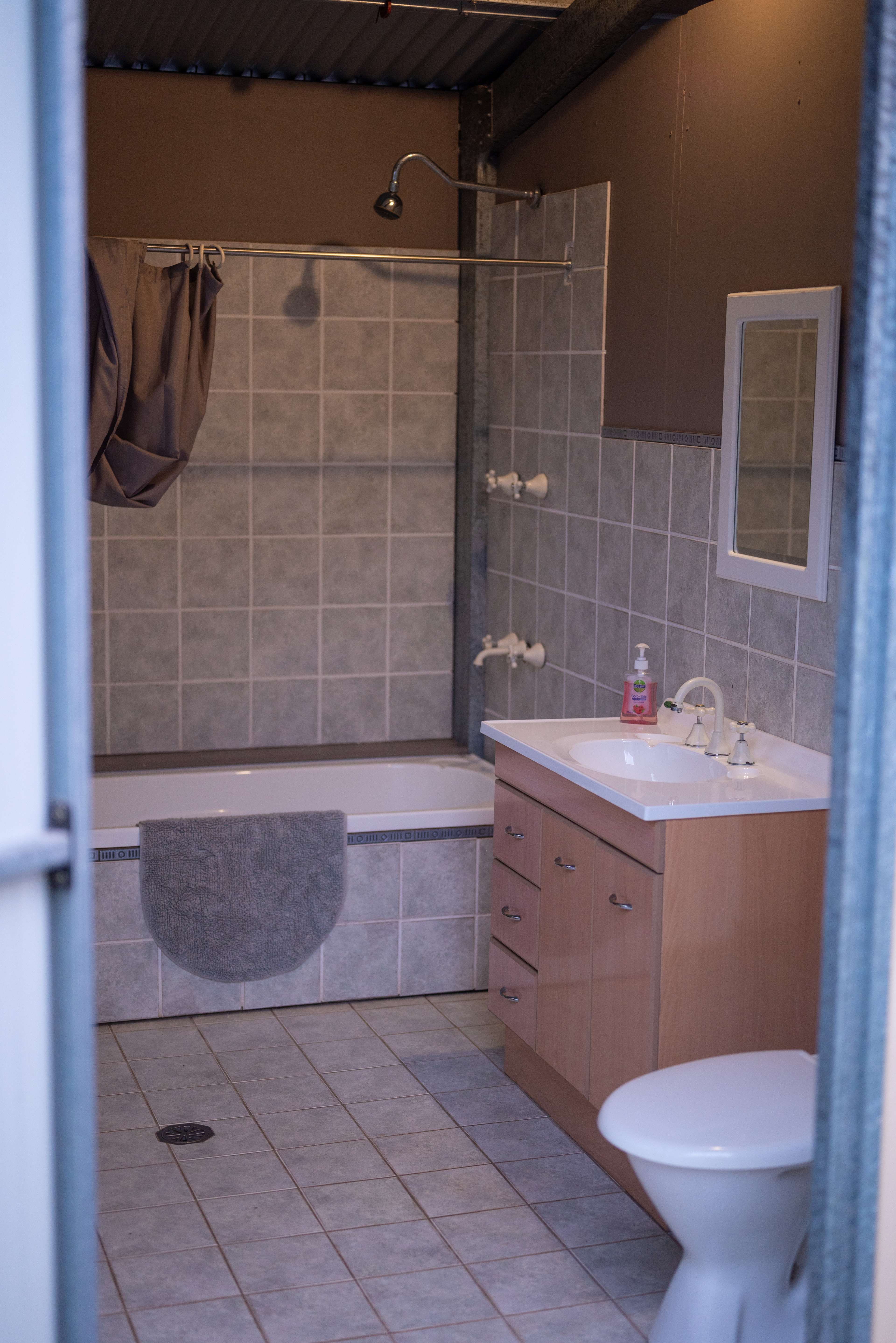 Full bathroom also available 