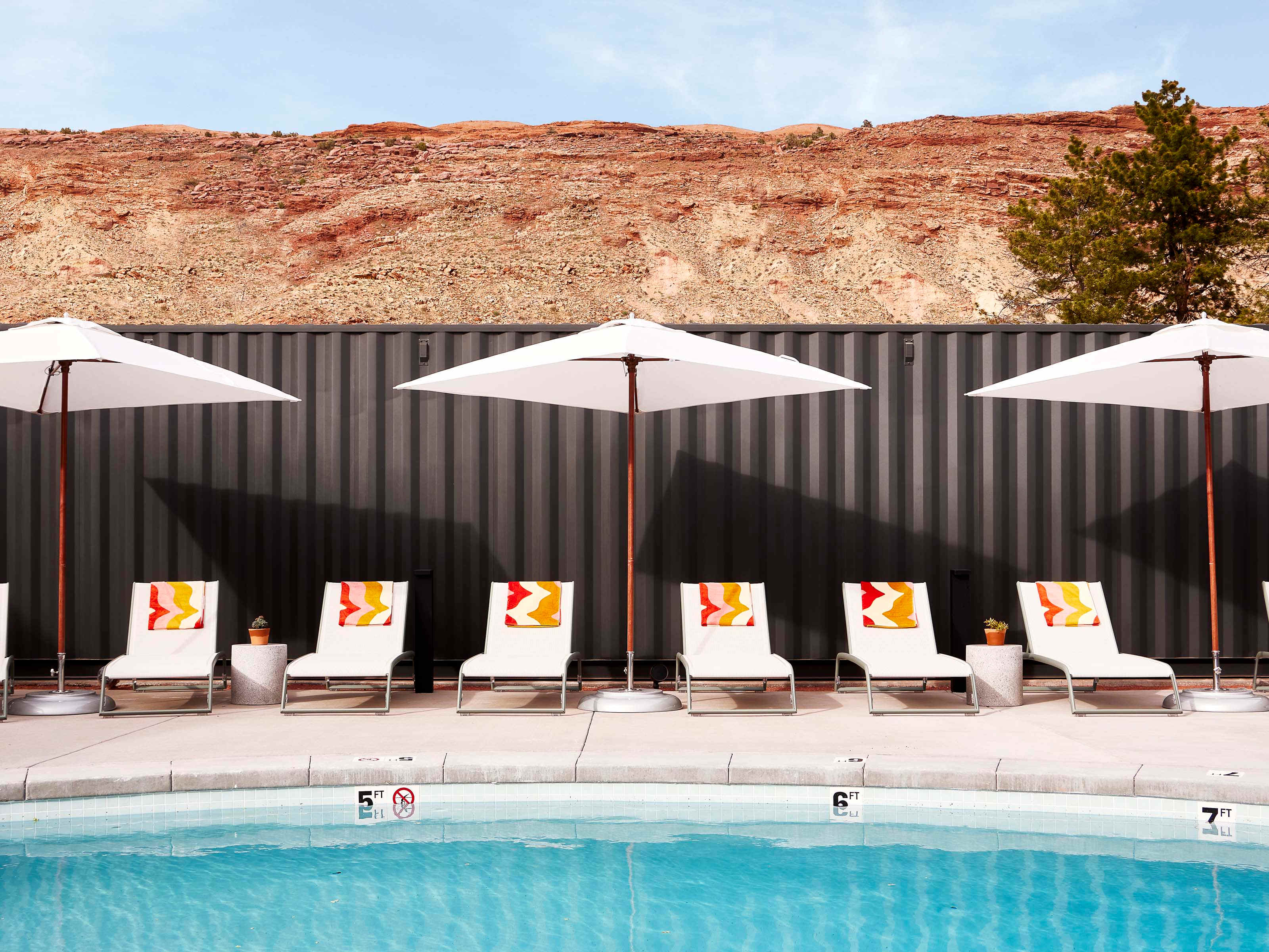 Field Station Moab - showers, pool