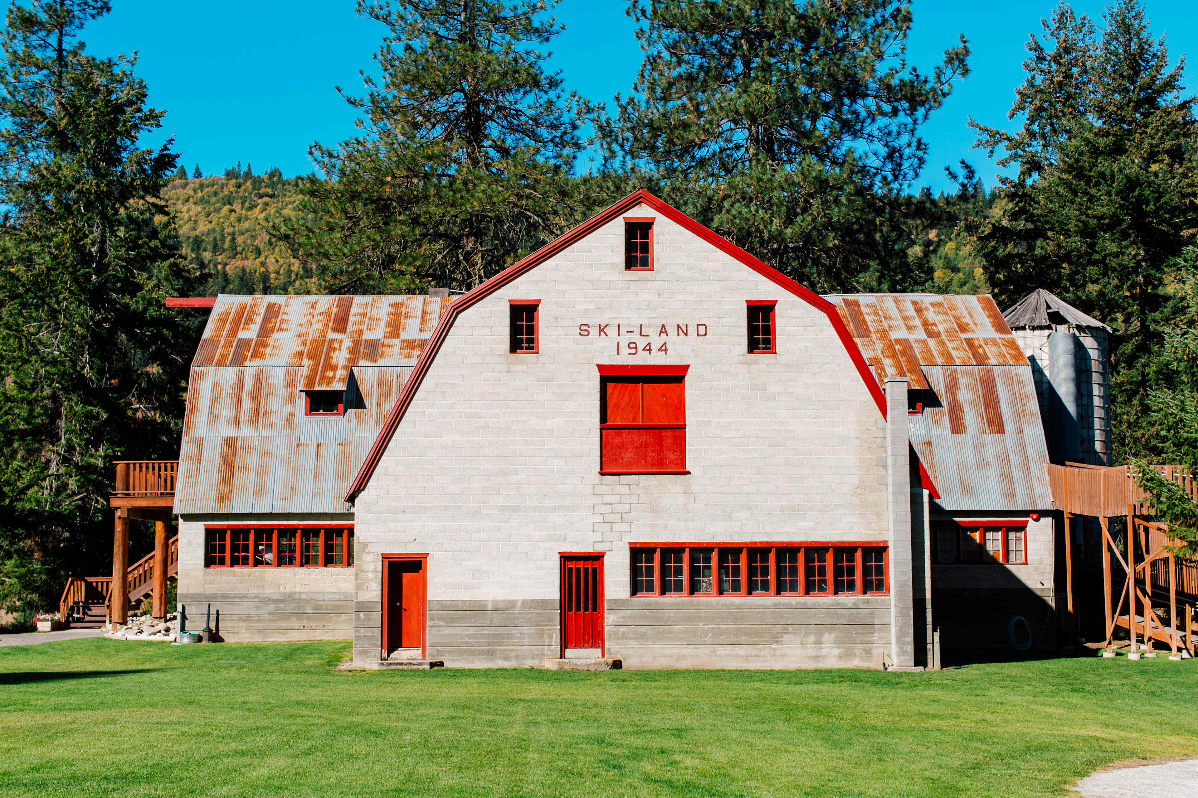 Iconic state historic barn used for weddings and events at Pine River Ranch.
