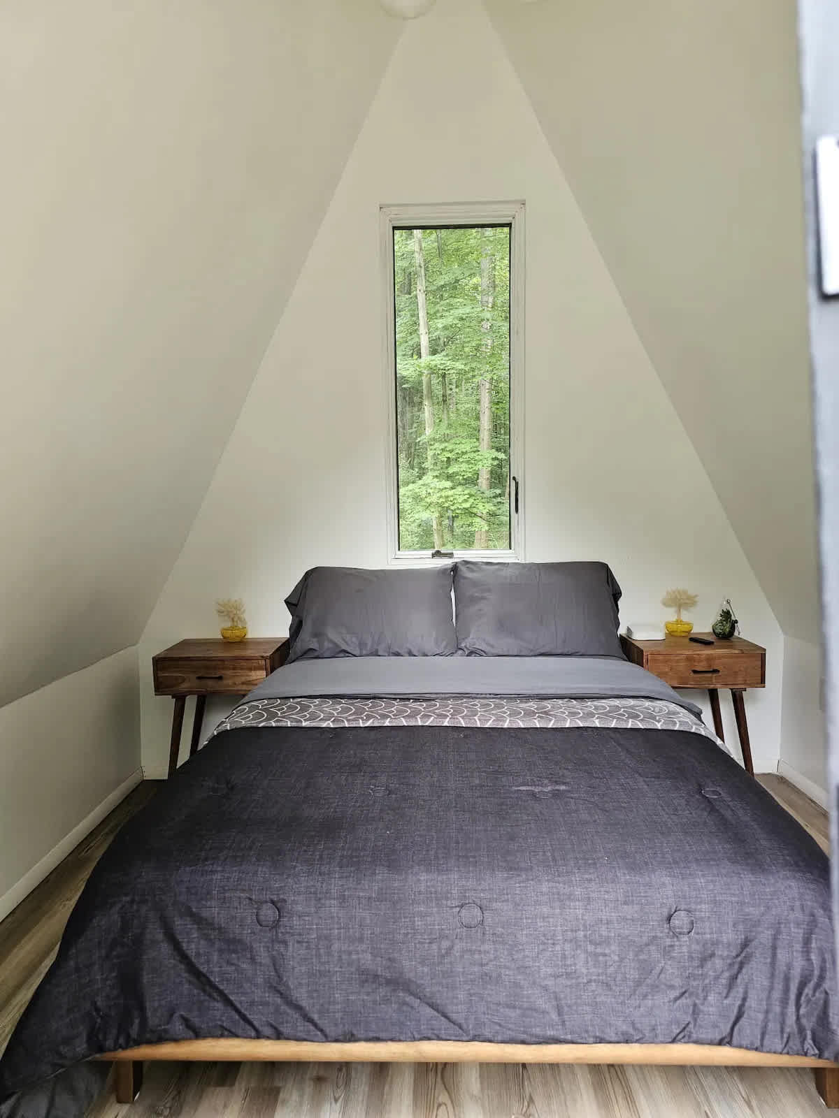 Tiny A-Frame W/ Heat/AC & Hot Tub