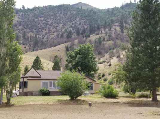 The 395 Ranch,  Seclusion & Views!