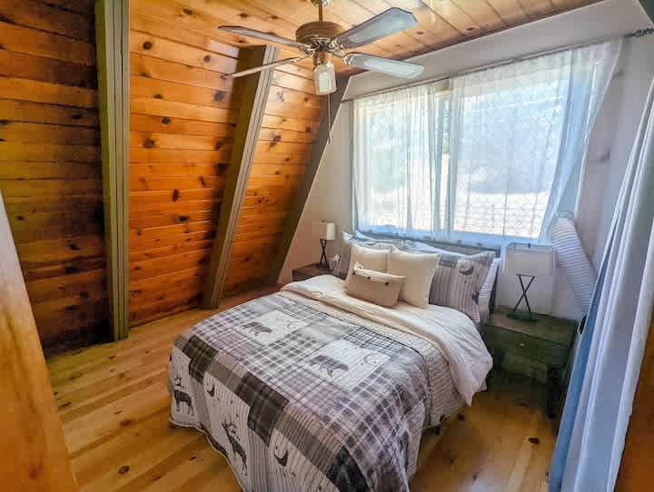 Spectacular A-Frame. Epic views!!