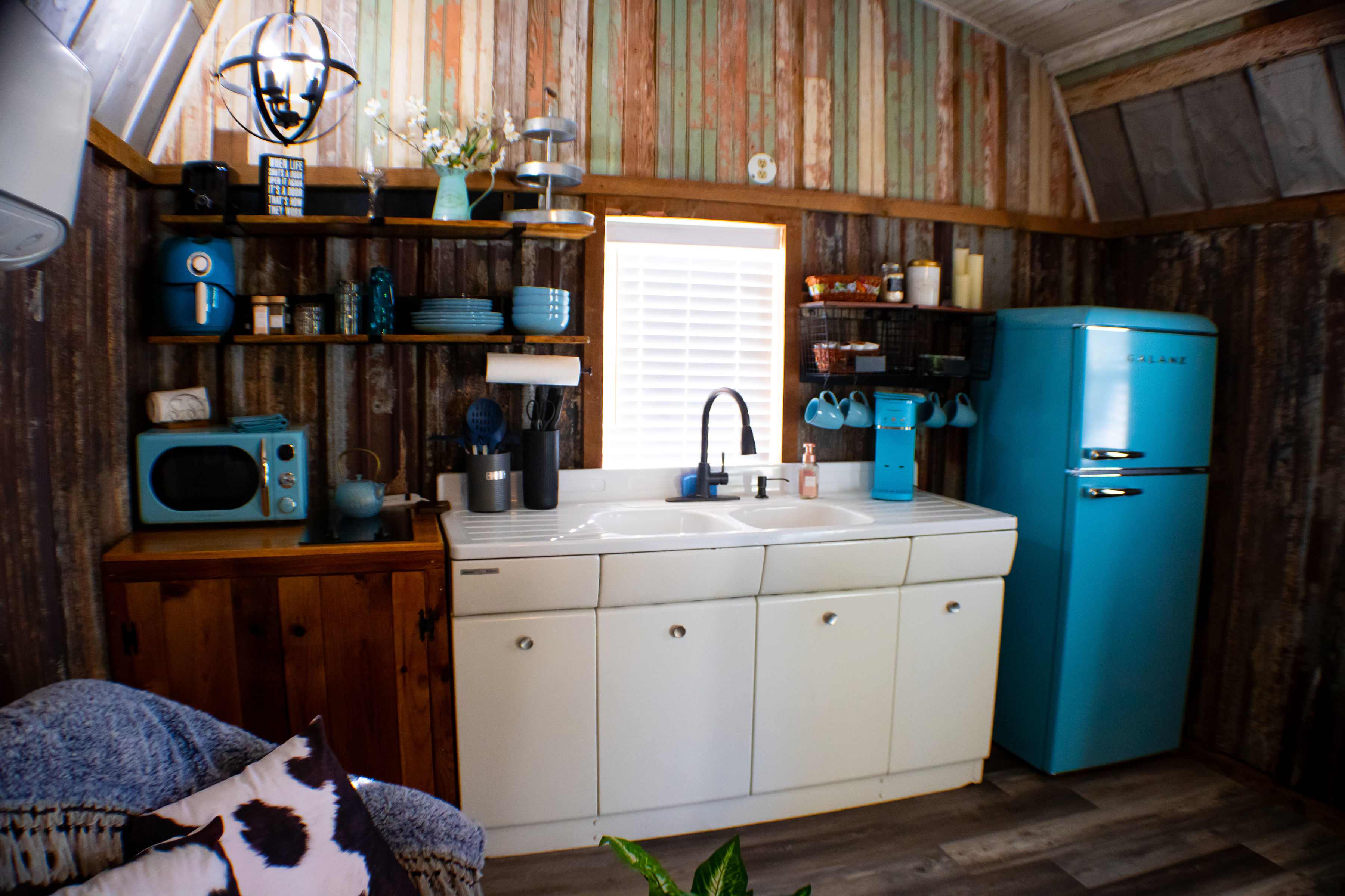 Secluded FarmStay, KING Bd, HOT TUB