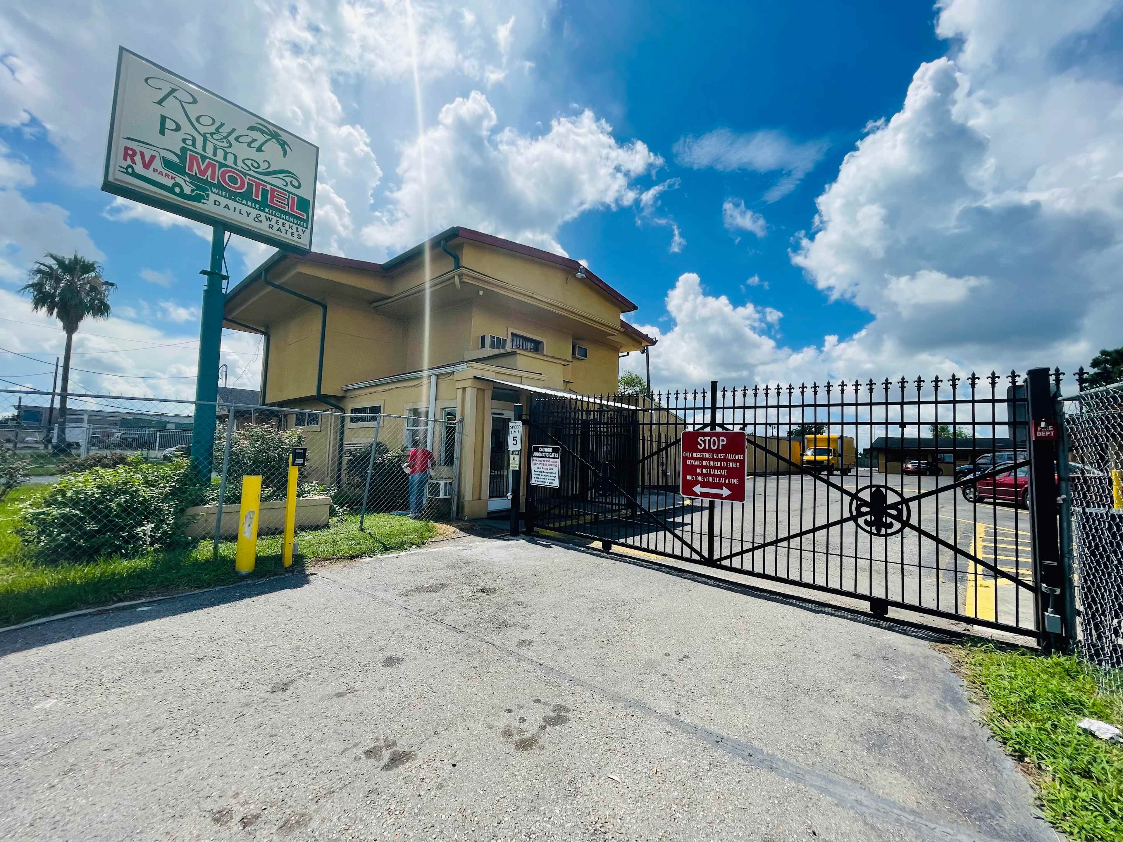 Royal Palms Motel & RV Park
