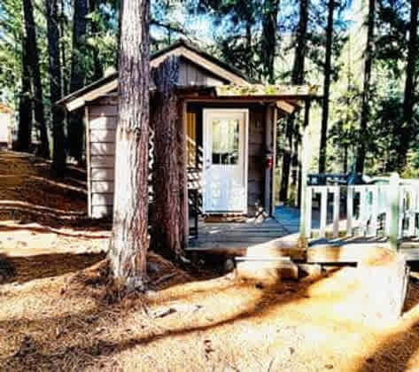 The Cove Lakeside Retreat