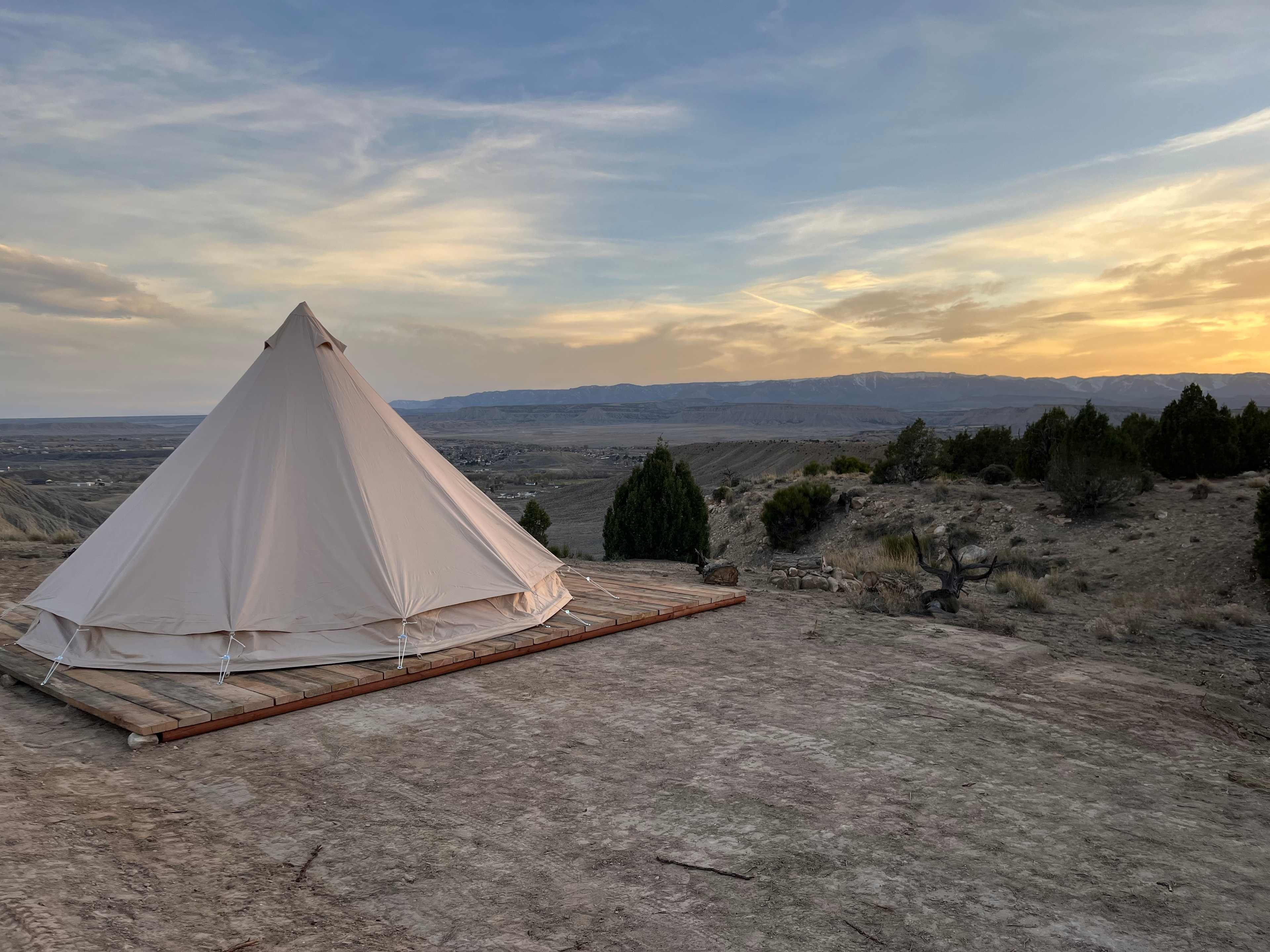 Bell tent on northern edge.
