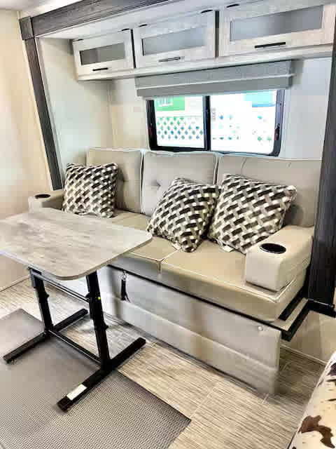 The Indy Hideaway -Indy City Camper