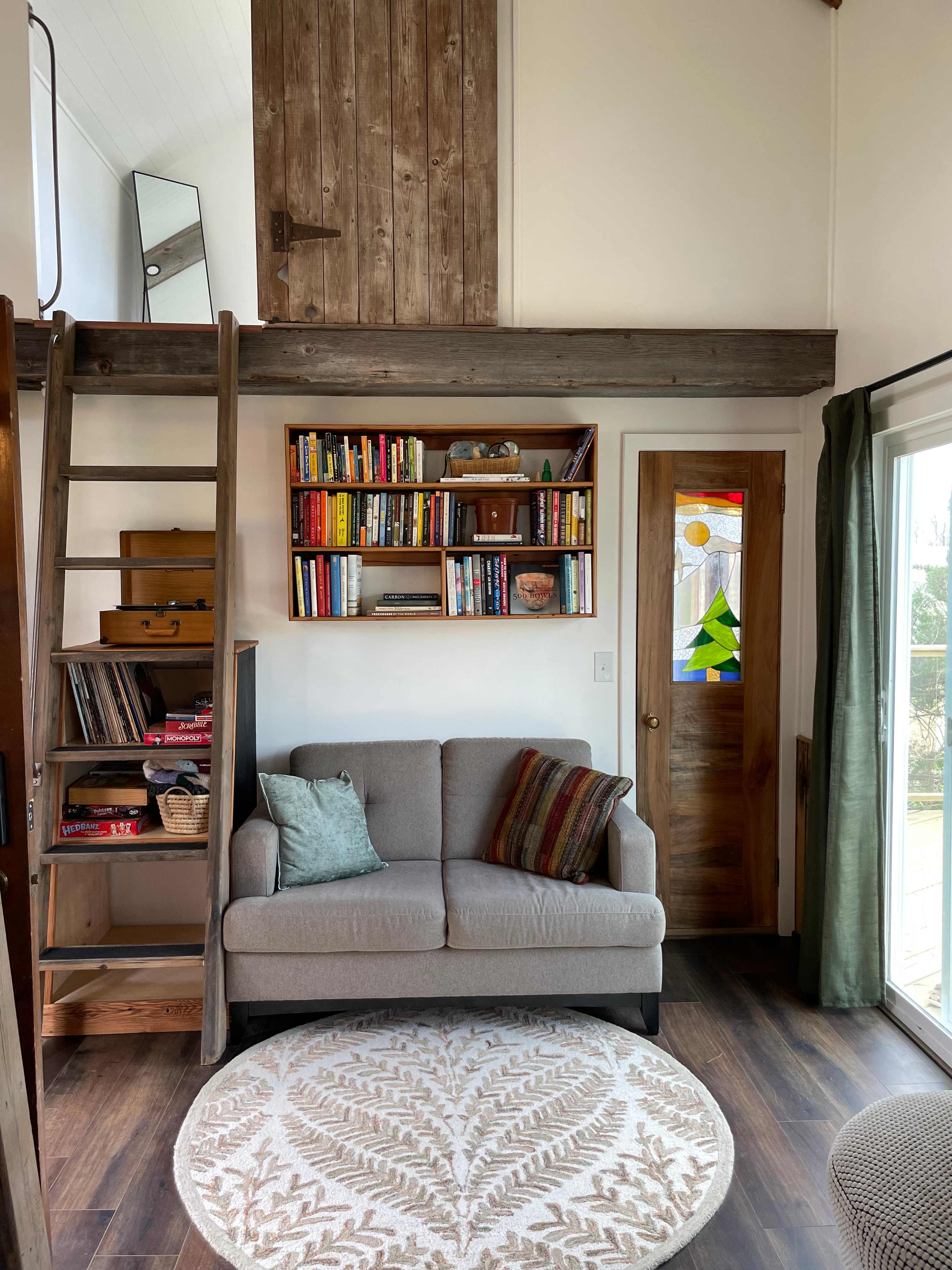 Rare Spacious Treehouse & Sauna