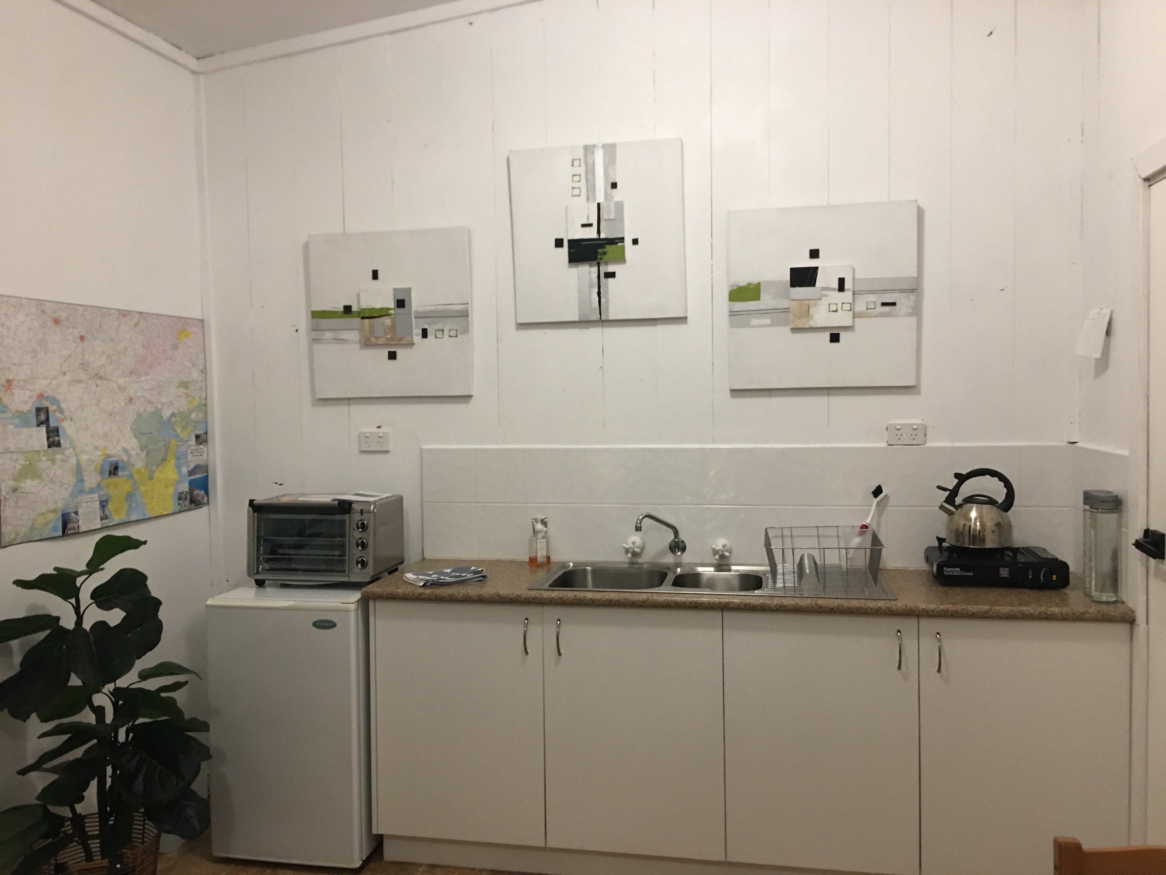 Fridge , Toaster cooker & hob