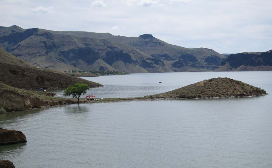 Lake Owyhee State Park