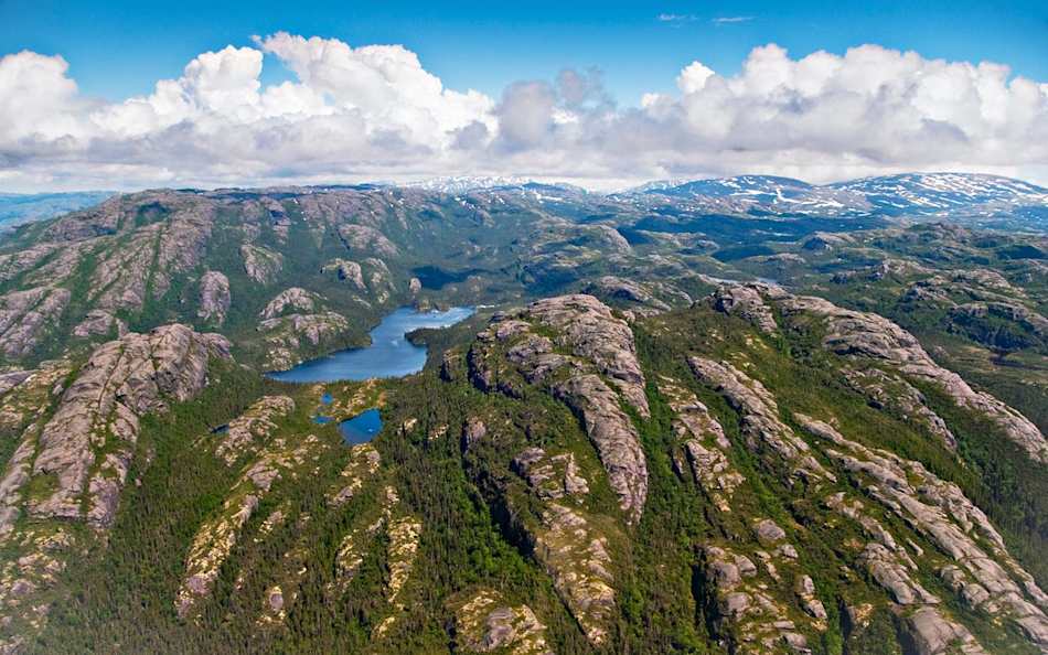 Akami-Uapishkᵁ-KakKasuak-Mealy Mountains National Park